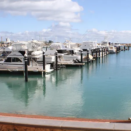 Geraldton Holiday Unit With Free Streaming Exterior photo